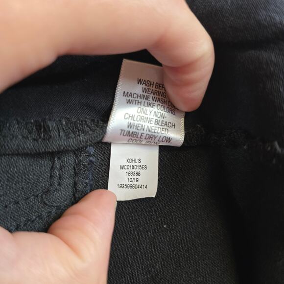 Croft and Barrow The Effortless Stretch Capri Pants Women's Size 12P Black - Picture 7 of 7